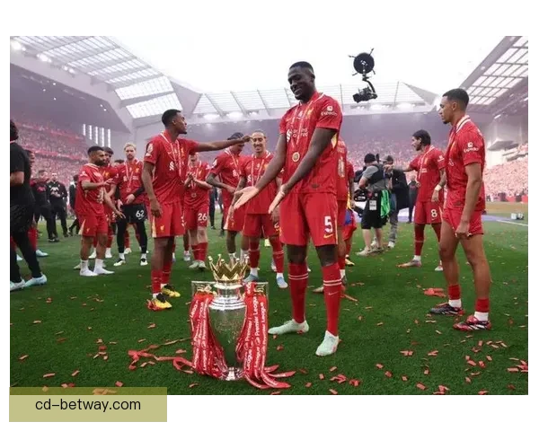 又来薅利物浦皇马瞄准明夏免签引进科纳特组建防线核心计划